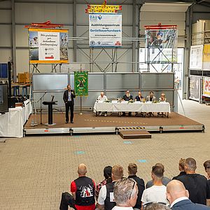 Blick in den Raum bei der Gesellenfreisprechung