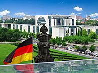 Blick aufs Bundeskanzleramt - Symbolfoto für Bundesregierung