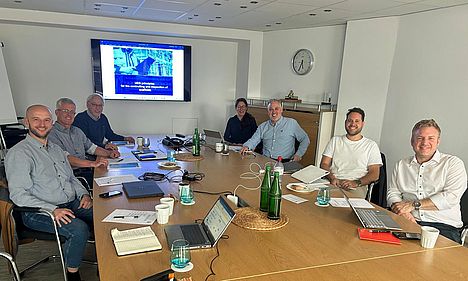 Gruppenbild von der UEG-Sitzung