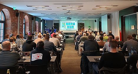 Blick in den Saal bei der Gerüstbauunternehmertagung in Hamburg
