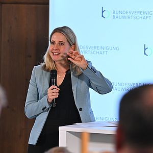 Verena Hubertz bei ihrer Rede