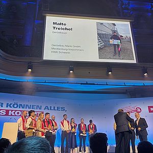 Der Bundessieger bei der Preisverleihung