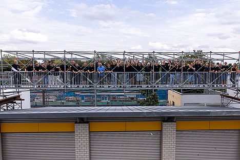Gruppenfoto von der Gesellenfreisprechung in Magdeburg