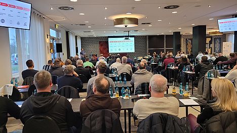 Der volle Tagungsraum bei der Unternehmertagung in Linstow