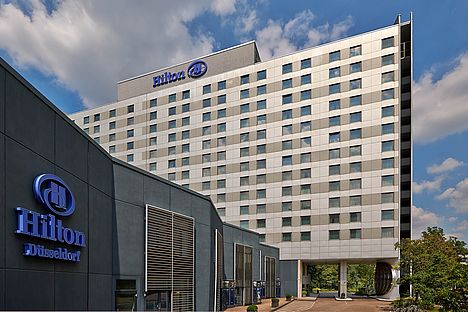 Außenansicht des Hilton Hotels in Düsseldorf
