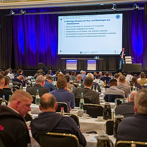Blick in den Saal beim Groß-Seminar