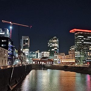 Blick über den Medienhafen in Düsseldorf