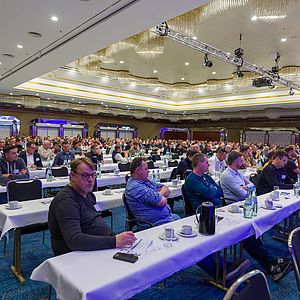 Der volle Saal